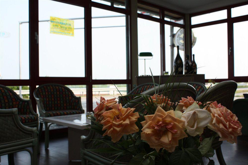 Hotel Gremersdorf - Zum Gruenen Jaeger Extérieur photo