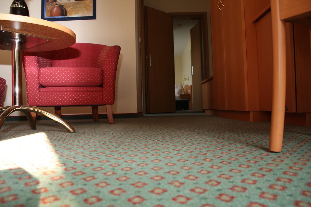 Hotel Gremersdorf - Zum Gruenen Jaeger Extérieur photo