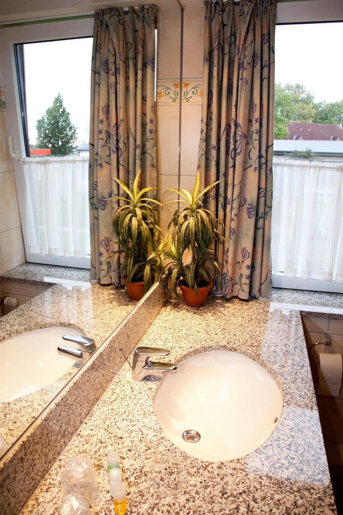 Hotel Gremersdorf - Zum Gruenen Jaeger Extérieur photo