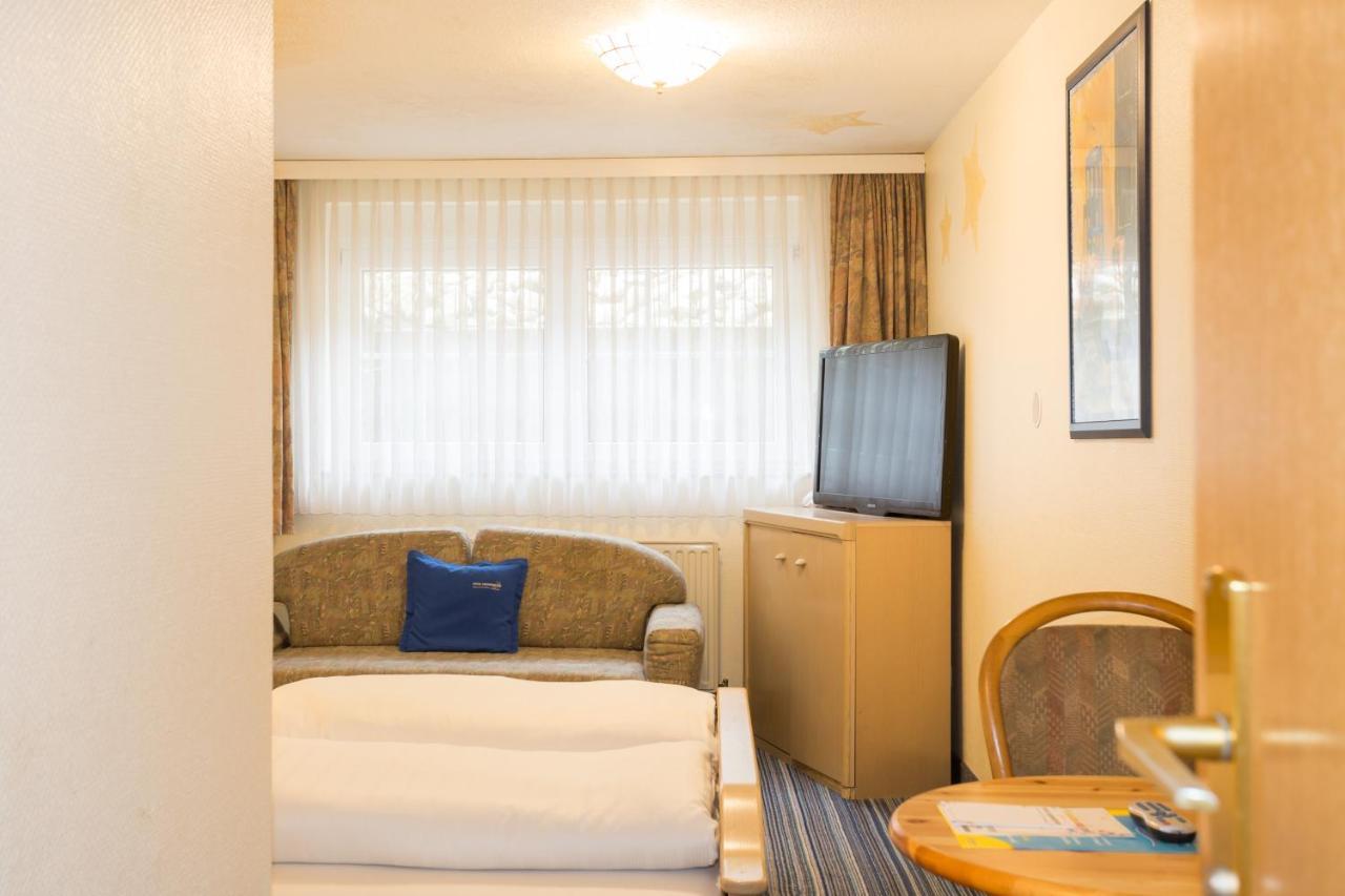 Hotel Gremersdorf - Zum Gruenen Jaeger Extérieur photo